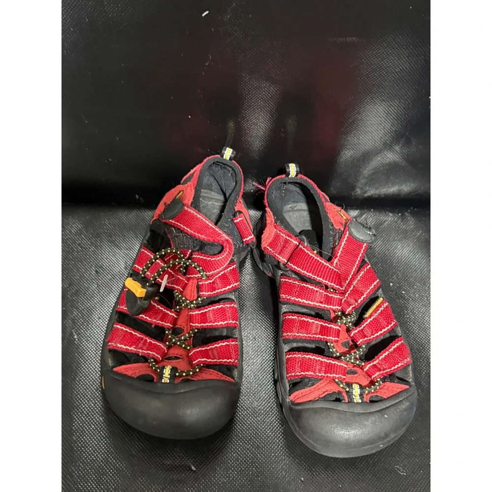 Keen Newport H2 Red Black Waterproof Sport Sandals Kids 11Outdoor Hiking5